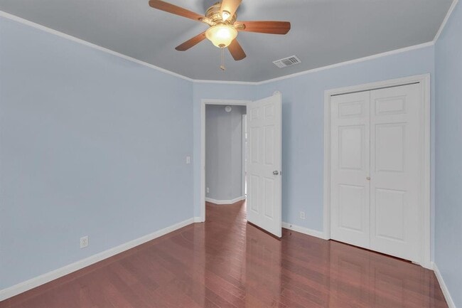 Building Photo - 1708 Royal Ascot Dr