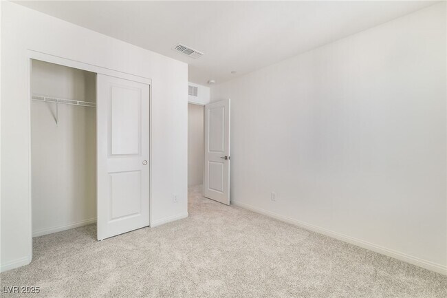 Building Photo - 9237 Soho Sky Ct