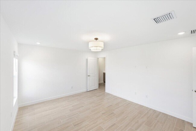 Building Photo - 6331 Windwood Wy