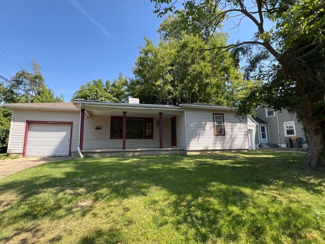 Primary Photo - PRICED REDUCED 3 Bedroom House AVAILABLE A...
