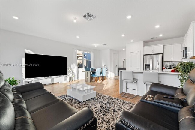 Building Photo - 210 SW 170th Ave