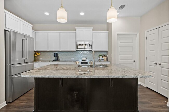 Building Photo - 9809 Eloquence Dr