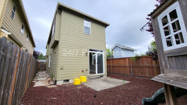 Building Photo - Modern 3 BD | 2.5 BA Craftsman Style Home ...