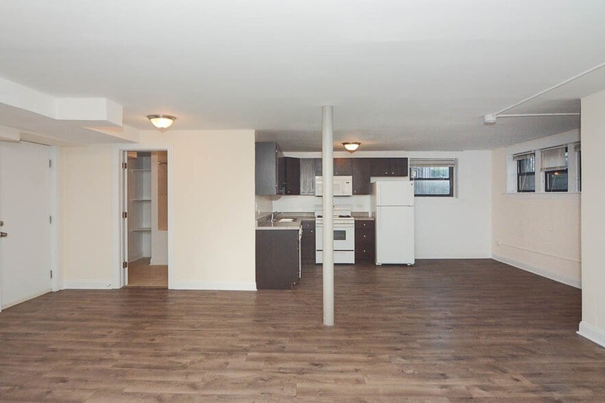 Building Photo - 2526 N Kedzie Blvd