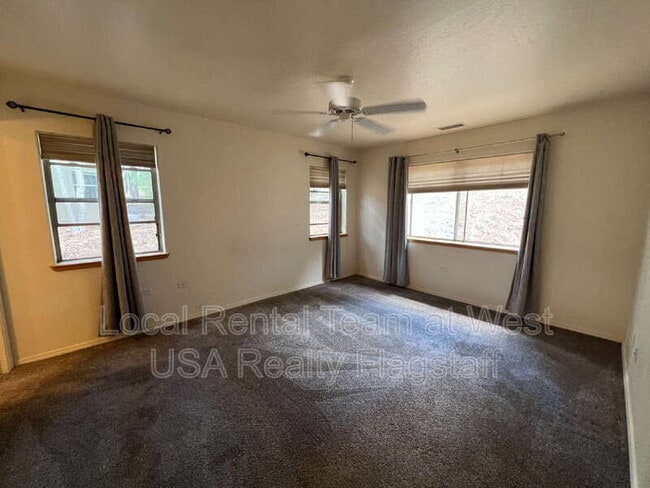 Building Photo - 6087 E Mountain Oaks Dr