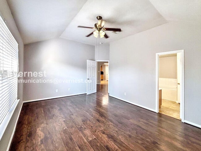 Building Photo - 25407 Barmby Dr