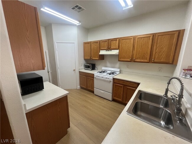 Building Photo - 6090 Allred Pl