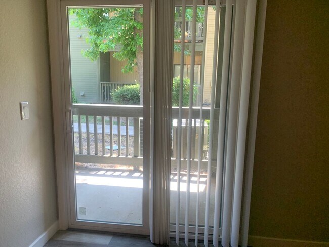 Building Photo - Downstairs 2 bed 2 bath brand new condo wi...