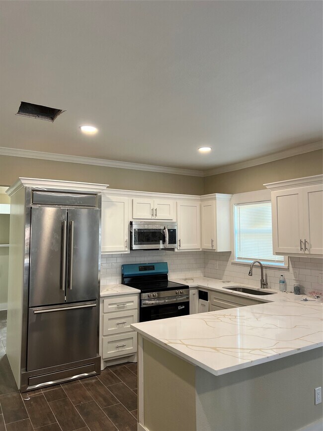 Building Photo - 1148 Panama St