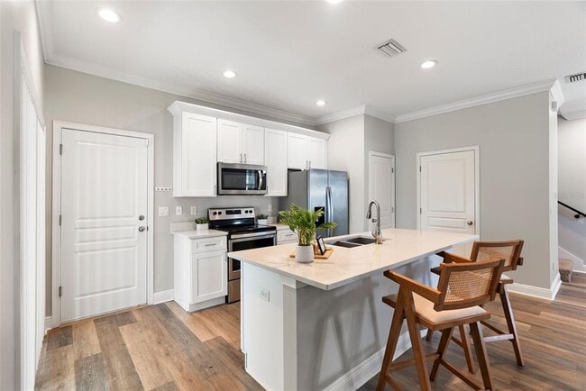 Building Photo - 730 Cordova Dr