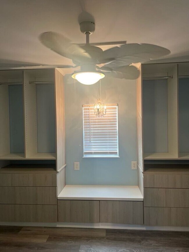 Building Photo - Tiny House for Rent