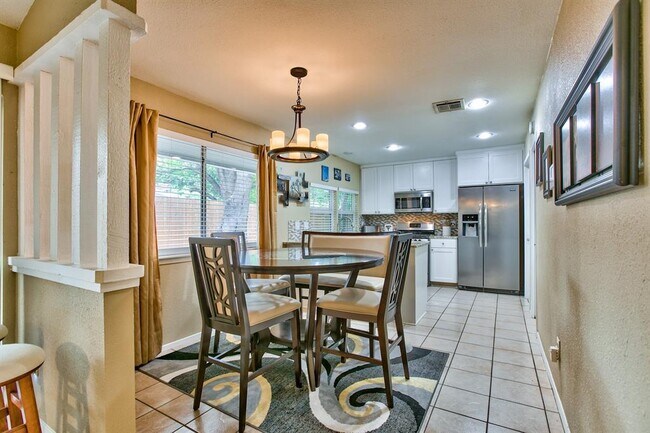 Building Photo - 12300 Hickorystick Cove