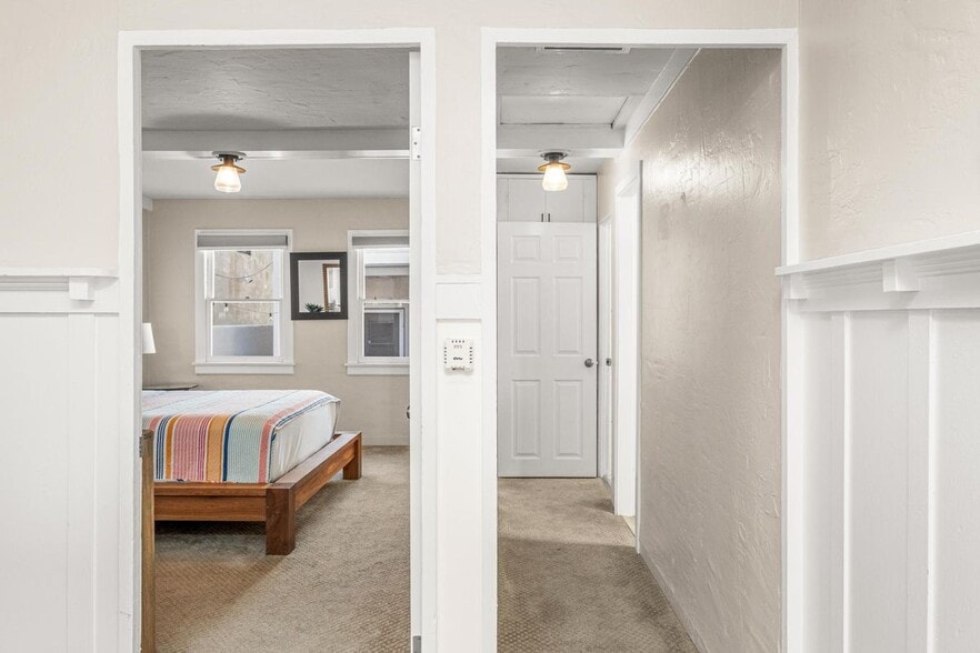 Building Photo - 63 9th Ct