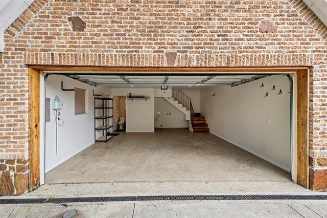 Building Photo - 825 Thomasson Dr