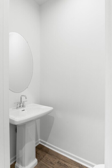 Building Photo - 5338 Bellflower Hls