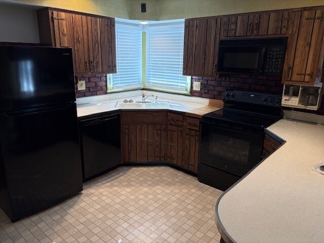 Building Photo - 418 N Service Rd