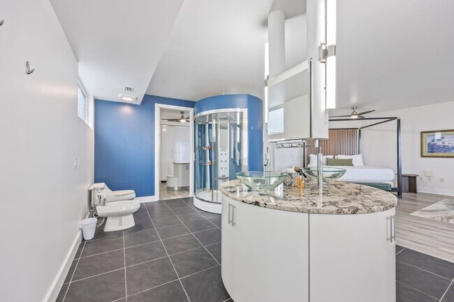 Building Photo - 873 S Atlantic Ave