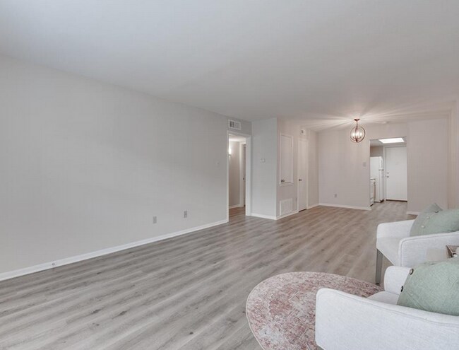 Building Photo - 14333 Memorial Dr