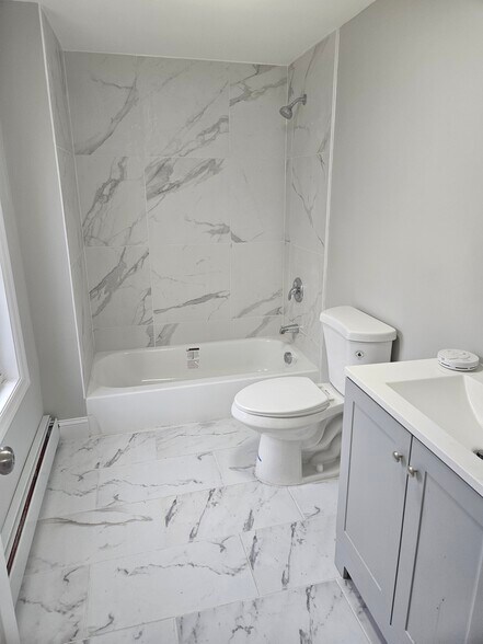 Building Photo - 132 Seymour Ave