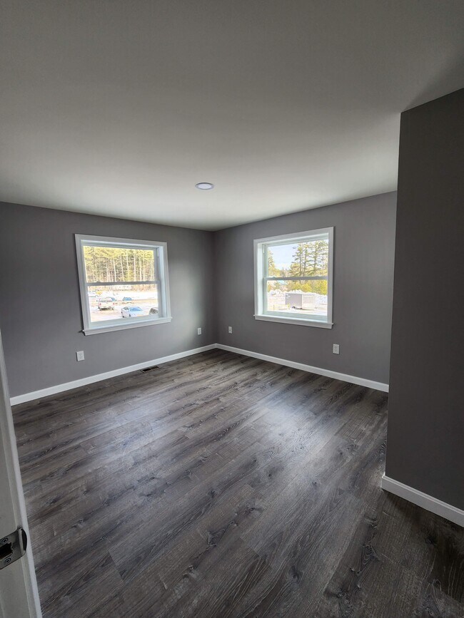 Building Photo - 45 Northway St