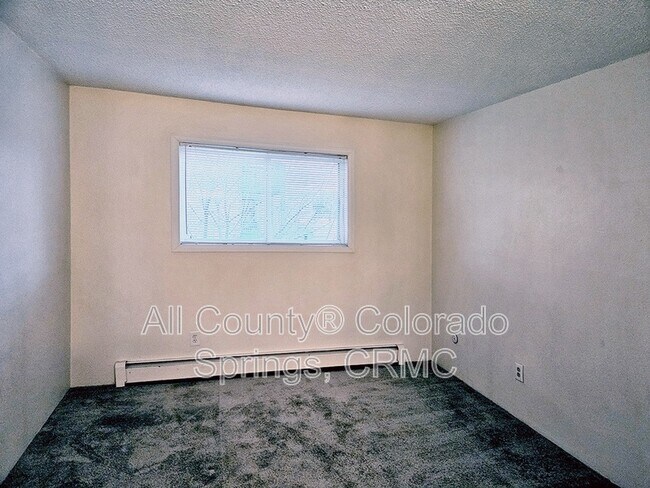 Building Photo - 5030 El Camino Dr