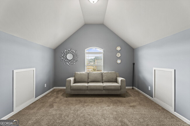 Building Photo - 6870 Diamond Dr