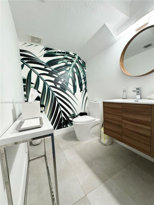 Building Photo - 13017 Riverwalk Cir S