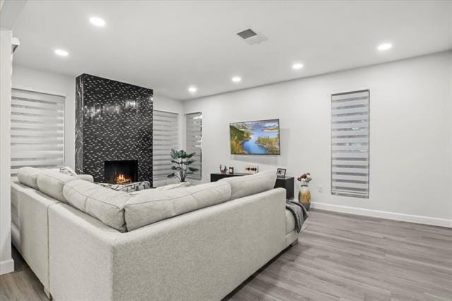 Building Photo - 1916 Shorewood Dr