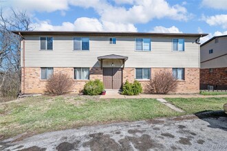 Building Photo - 22 E Rock Creek Manor
