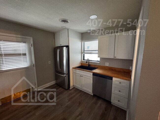 Building Photo - 6233 Harlow Blvd