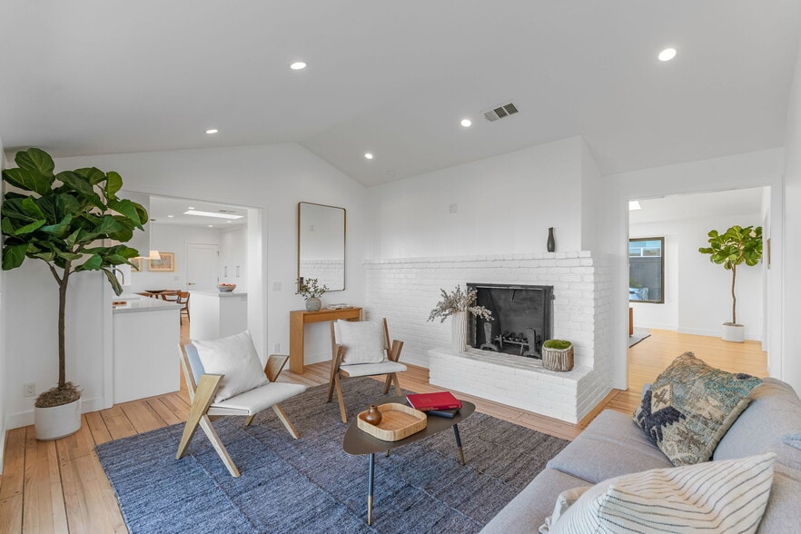Den - 4301 Don Arellanes Dr
