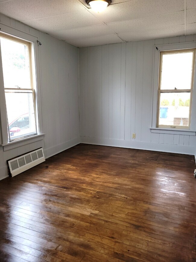 Building Photo - 1024 S 4th Ave