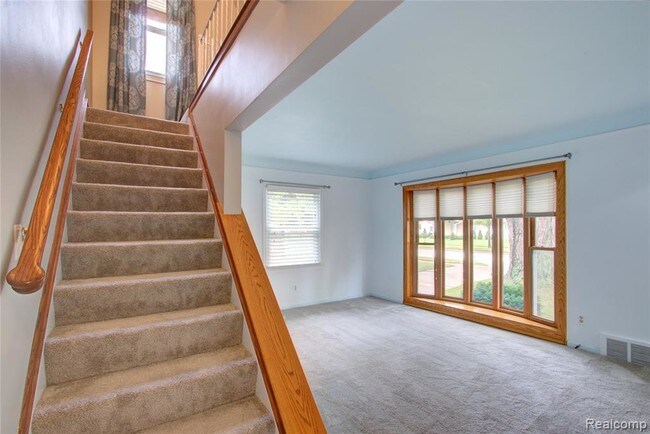 Building Photo - 249 S Chocolay Ave