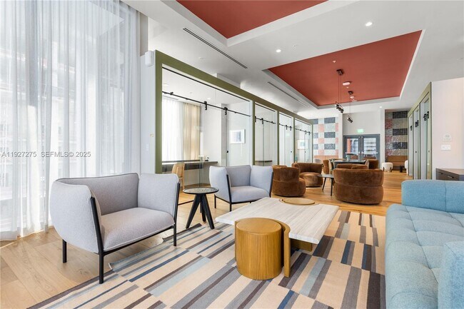 Building Photo - 11 NE 6th St