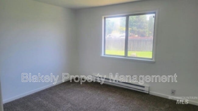 Building Photo - 2768 Siesta Ln