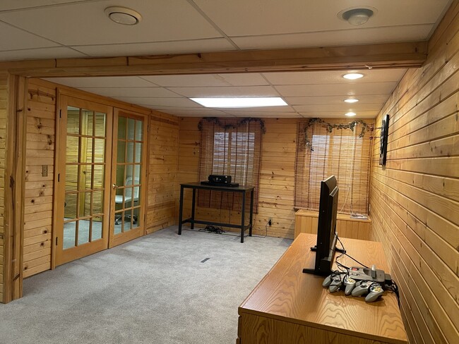 Building Photo - 3252 Cool Springs Ct