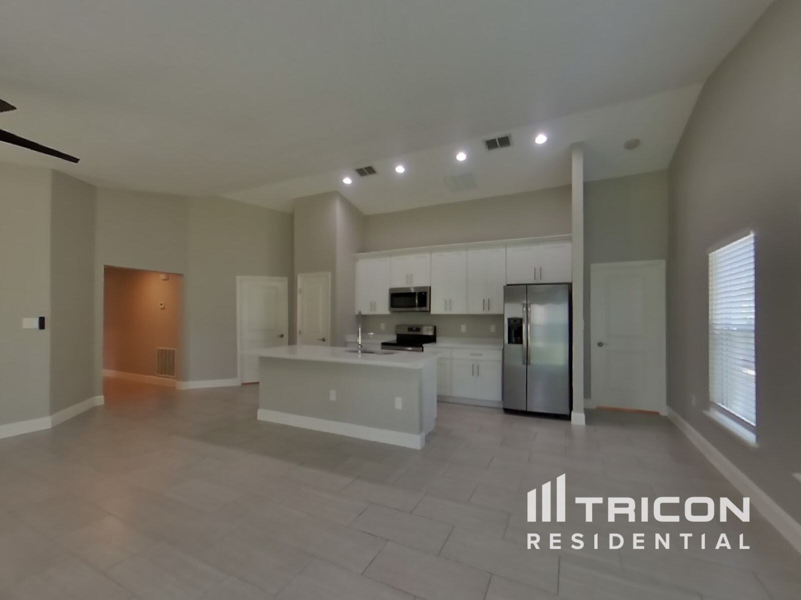 Building Photo - 3140 Tiburon Ln