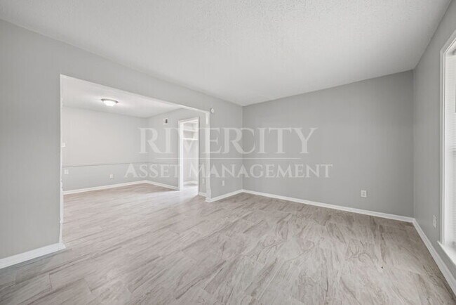 Building Photo - A Must See!!!!! Section 8 Friendly & Ready...