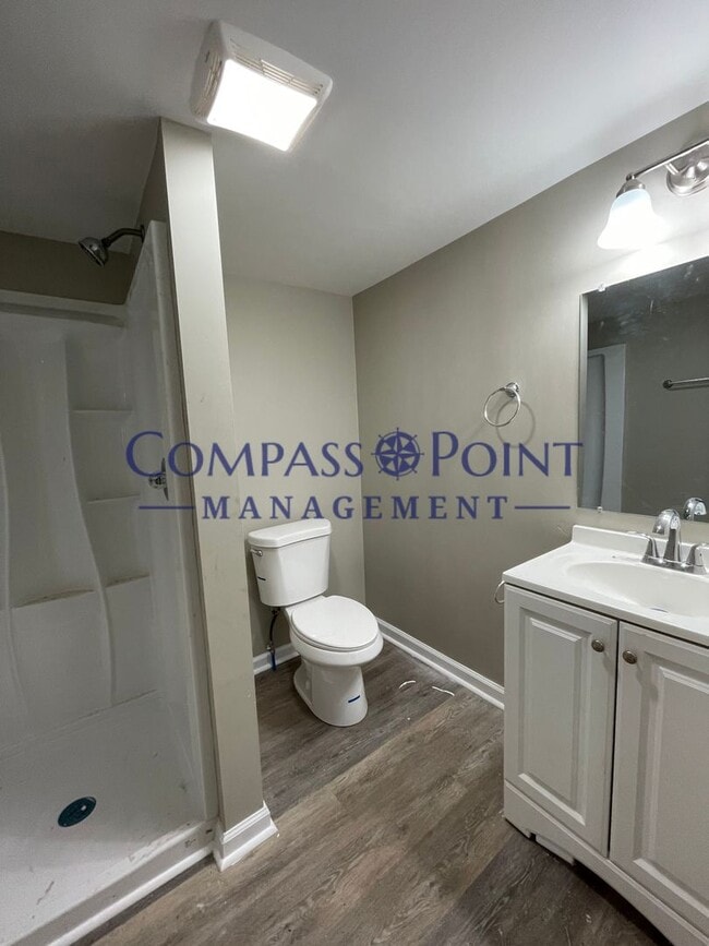Building Photo - Your New Home Awaits! First Month Rent Fre...