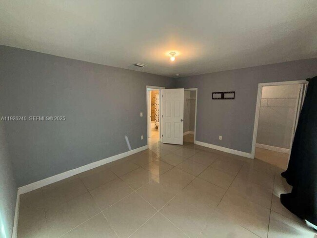 Building Photo - 170 NW 204th St