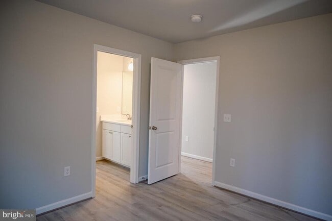 Building Photo - 86 Woodbine Dr