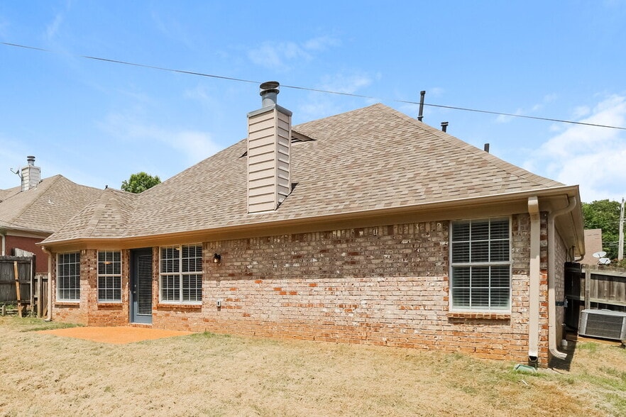 Building Photo - 7203 Amberly Way Dr