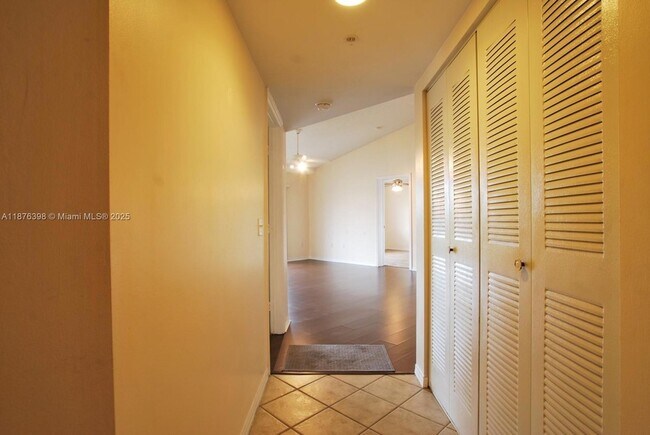 Building Photo - 4175 N Haverhill Rd