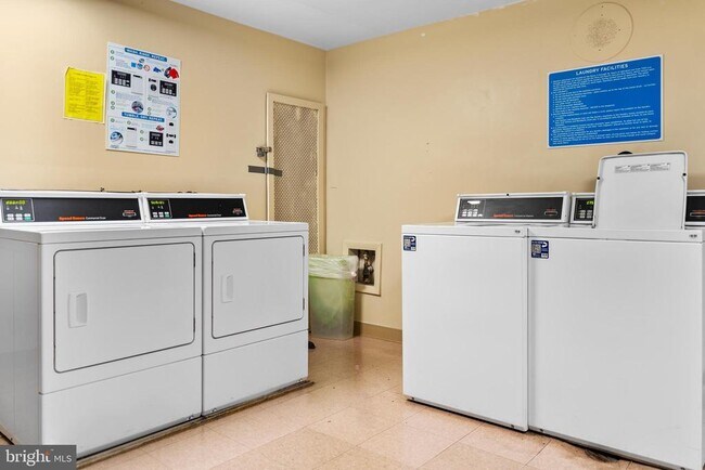 Building Photo - 4600 Duke St