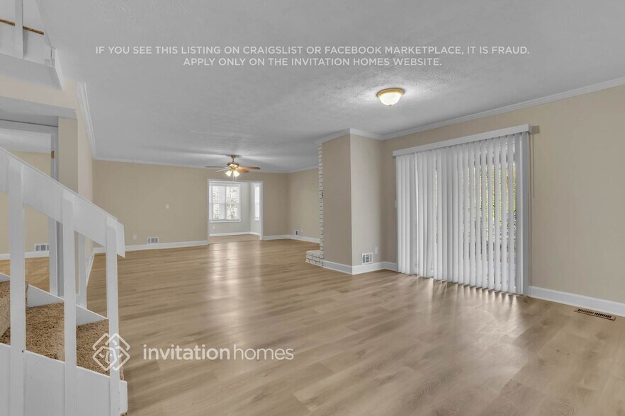 Building Photo - 6062 Silver Spur Dr