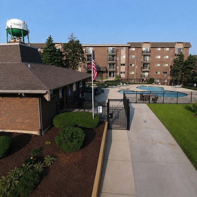 Building Photo - 2300 Beau Monde Ln