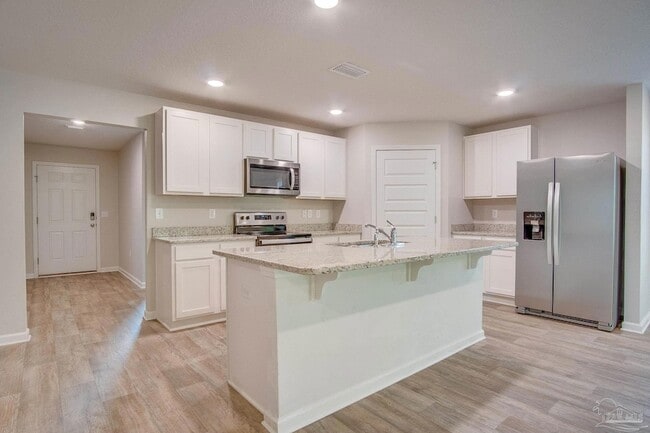 Building Photo - 7818 Lakeside Oaks Dr