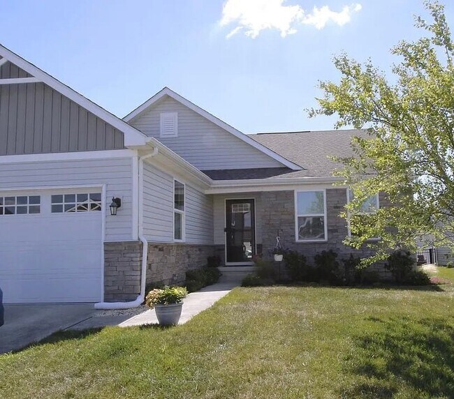 Building Photo - 7451 Pinwheel Dr