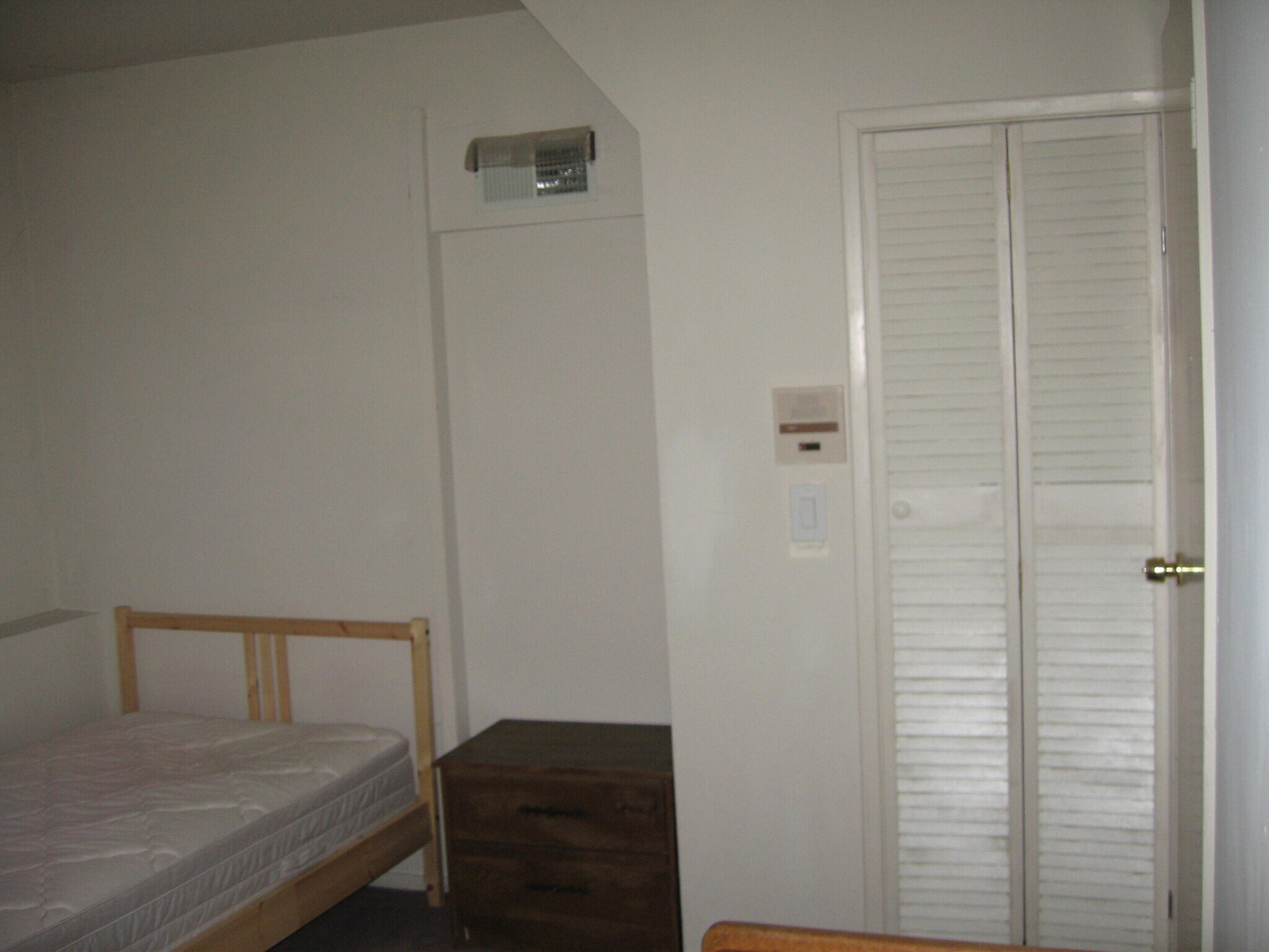 Bedroom 1st floor - 409 Dellbrook Ave