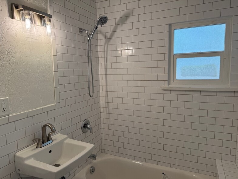 Building Photo - 3309 S 1620 E